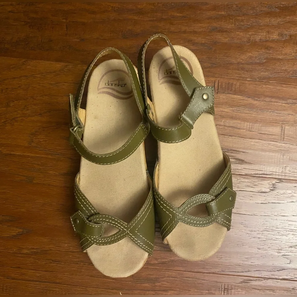 GUC Dansko Olive Sandals Size 38 - Picture 1 of 7